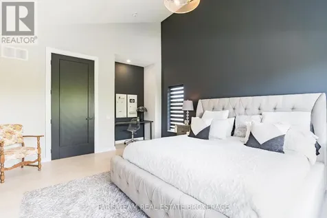 24 Grace Avenue Orillia ON L3V 2K2
