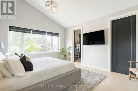 24 Grace Avenue Orillia ON L3V 2K2