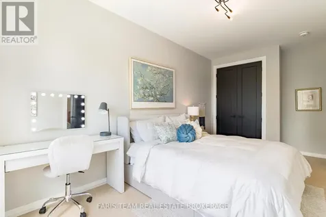 24 Grace Avenue Orillia ON L3V 2K2