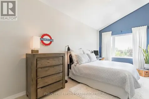 24 Grace Avenue Orillia ON L3V 2K2