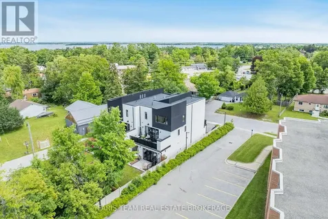 24 Grace Avenue Orillia ON L3V 2K2