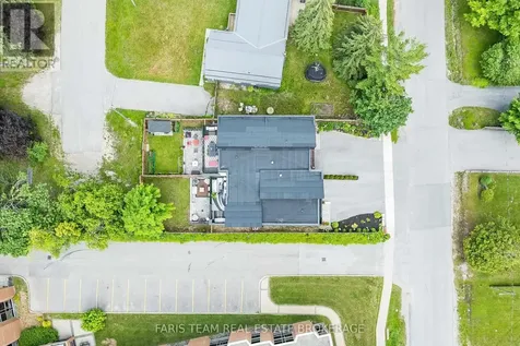 24 Grace Avenue Orillia ON L3V 2K2