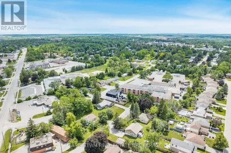 24 Grace Avenue Orillia ON L3V 2K2
