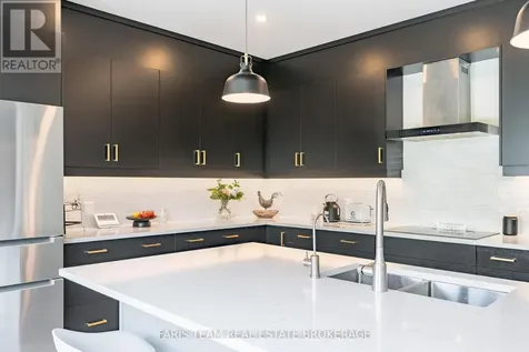 24 Grace Avenue Orillia ON L3V 2K2