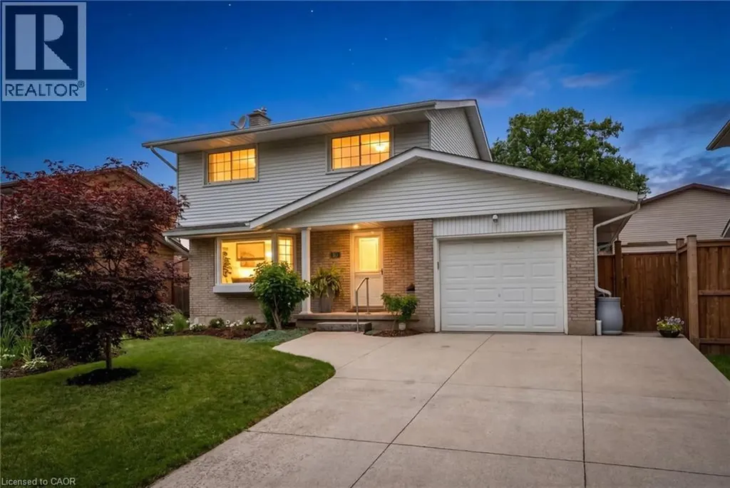 10 Radcliffe Drive Kitchener ON N2E 2H3