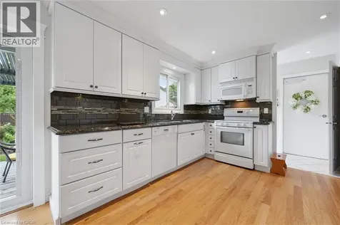 10 Radcliffe Drive Kitchener ON N2E 2H3