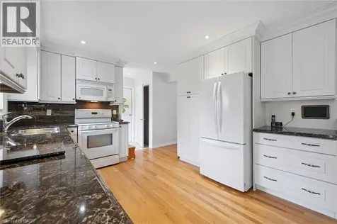10 Radcliffe Drive Kitchener ON N2E 2H3