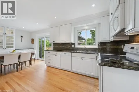 10 Radcliffe Drive Kitchener ON N2E 2H3