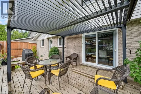 10 Radcliffe Drive Kitchener ON N2E 2H3