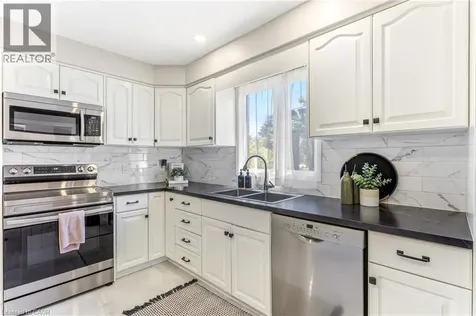 4512 Cedarbrook Lane Beamsville ON L3J 0B2