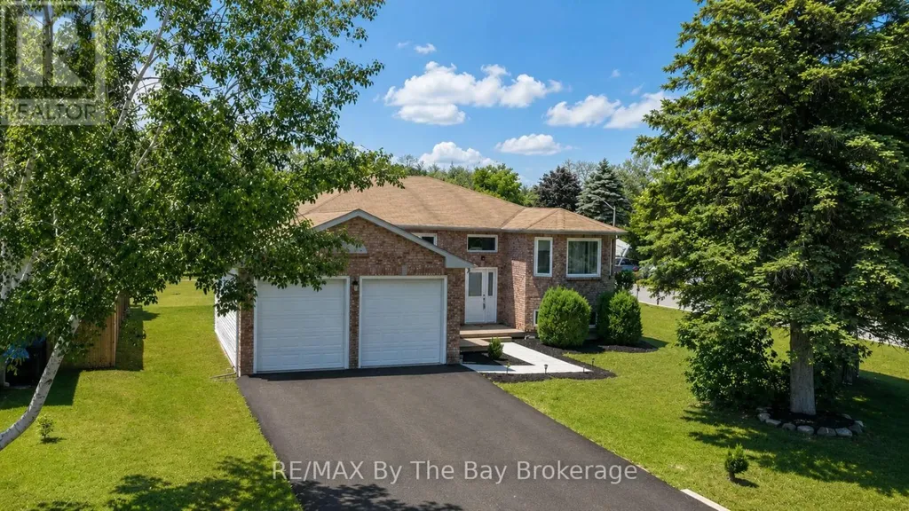 2 Birchmount Circle Wasaga Beach ON L9Z 1H8