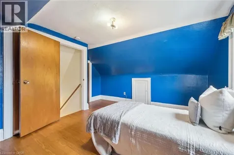 148 Waterloo Street Waterloo ON N2J 1Y2