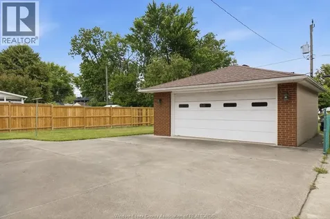 1156 Esdras Windsor ON N8S 2N4
