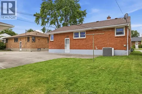 1156 Esdras Windsor ON N8S 2N4