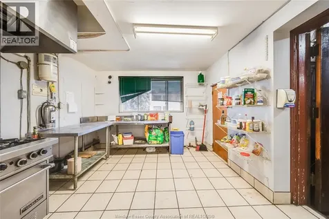 801 Victoria Avenue Windsor ON N9A 4N5