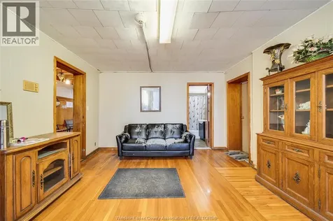 801 Victoria Avenue Windsor ON N9A 4N5