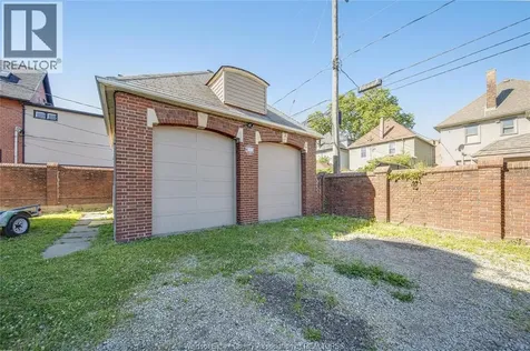 801 Victoria Avenue Windsor ON N9A 4N5