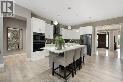6259 Forest Trail Lasalle ON N9H 0E7