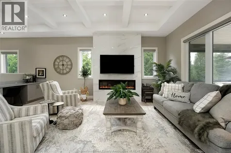 6259 Forest Trail Lasalle ON N9H 0E7