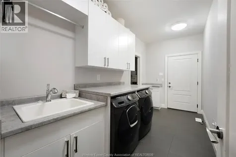 6259 Forest Trail Lasalle ON N9H 0E7
