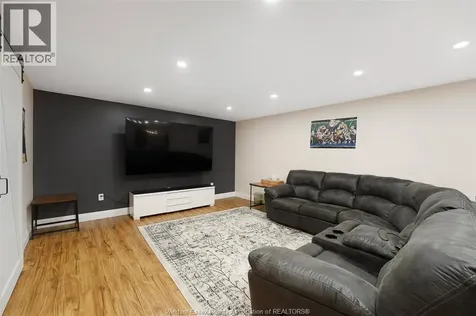 6259 Forest Trail Lasalle ON N9H 0E7