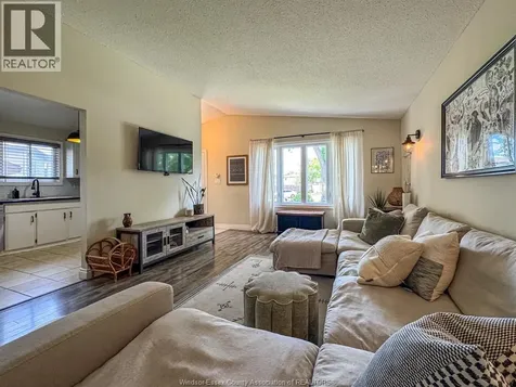 1343 Leafield Windsor ON N8W 5A2