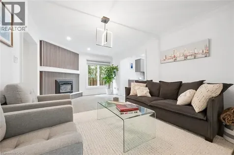 1194 Queen Victoria Avenue Mississauga ON L5H 3H3