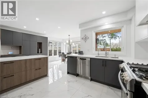 1194 Queen Victoria Avenue Mississauga ON L5H 3H3