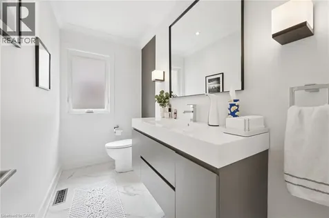 1194 Queen Victoria Avenue Mississauga ON L5H 3H3