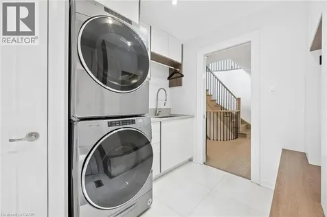 1194 Queen Victoria Avenue Mississauga ON L5H 3H3