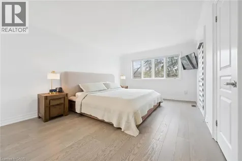 1194 Queen Victoria Avenue Mississauga ON L5H 3H3