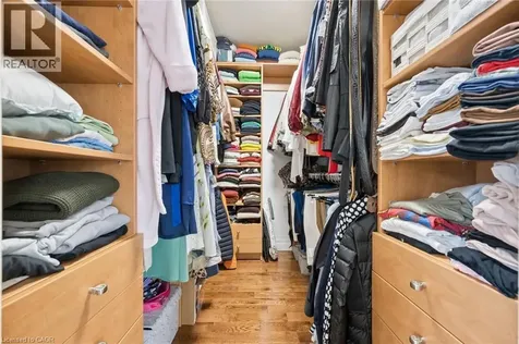 1194 Queen Victoria Avenue Mississauga ON L5H 3H3