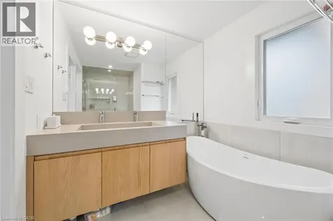 1194 Queen Victoria Avenue Mississauga ON L5H 3H3