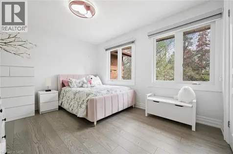 1194 Queen Victoria Avenue Mississauga ON L5H 3H3
