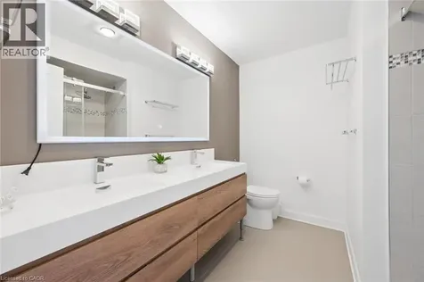 1194 Queen Victoria Avenue Mississauga ON L5H 3H3
