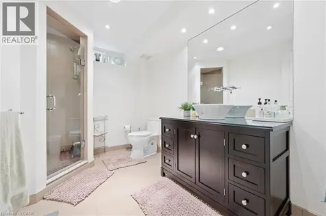 1194 Queen Victoria Avenue Mississauga ON L5H 3H3