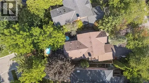 1194 Queen Victoria Avenue Mississauga ON L5H 3H3