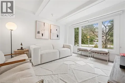 1194 Queen Victoria Avenue Mississauga ON L5H 3H3