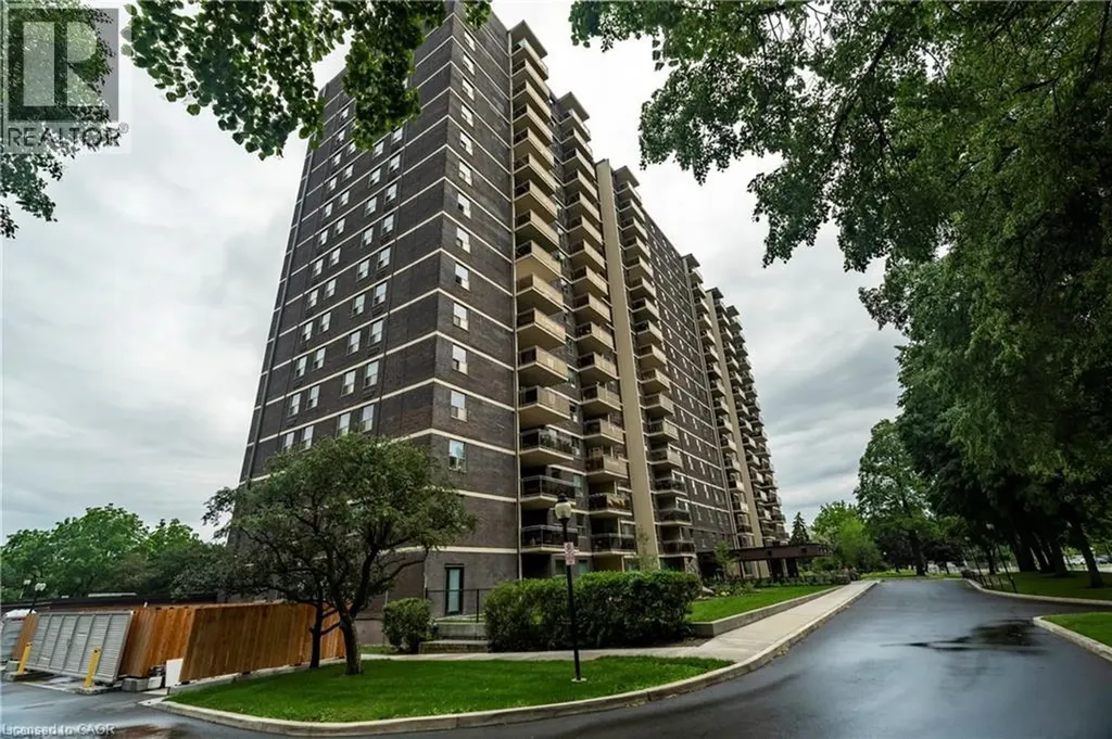 966 Inverhouse Drive Mississauga ON L5J 4B6