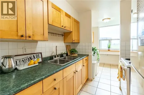 966 Inverhouse Drive Mississauga ON L5J 4B6