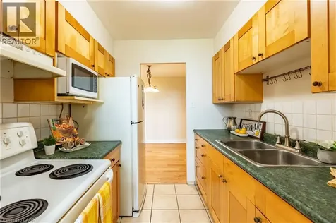 966 Inverhouse Drive Mississauga ON L5J 4B6