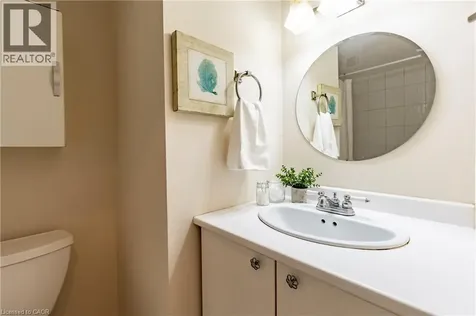 966 Inverhouse Drive Mississauga ON L5J 4B6