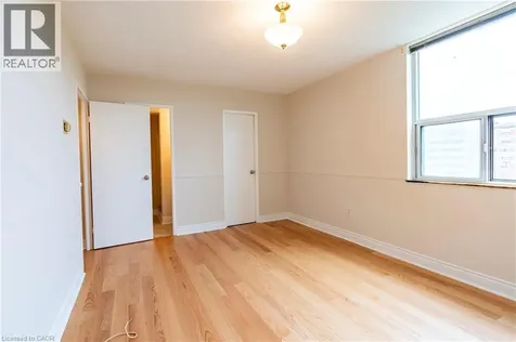 966 Inverhouse Drive Mississauga ON L5J 4B6