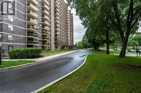 966 Inverhouse Drive Mississauga ON L5J 4B6