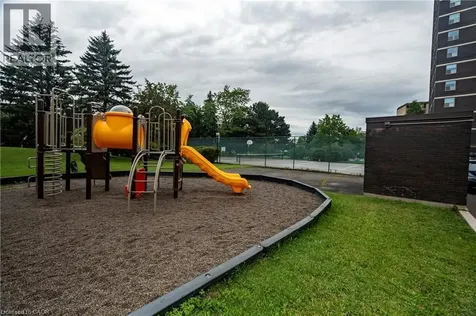 966 Inverhouse Drive Mississauga ON L5J 4B6
