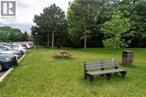 966 Inverhouse Drive Mississauga ON L5J 4B6
