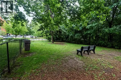 966 Inverhouse Drive Mississauga ON L5J 4B6