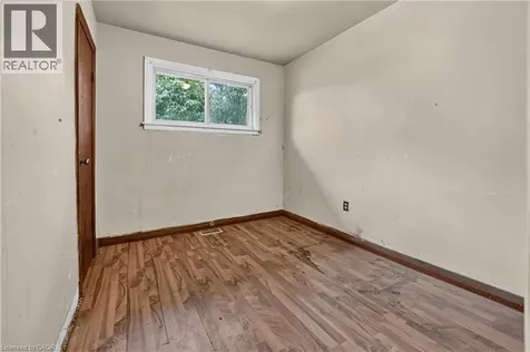 689 Burgess Avenue Hamilton ON L8H 6J2