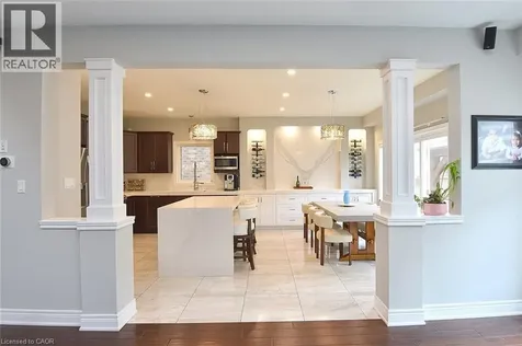74 Lampman Drive Grimsby ON L3M 0E7