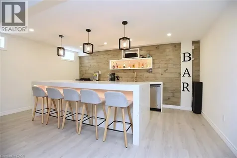 74 Lampman Drive Grimsby ON L3M 0E7